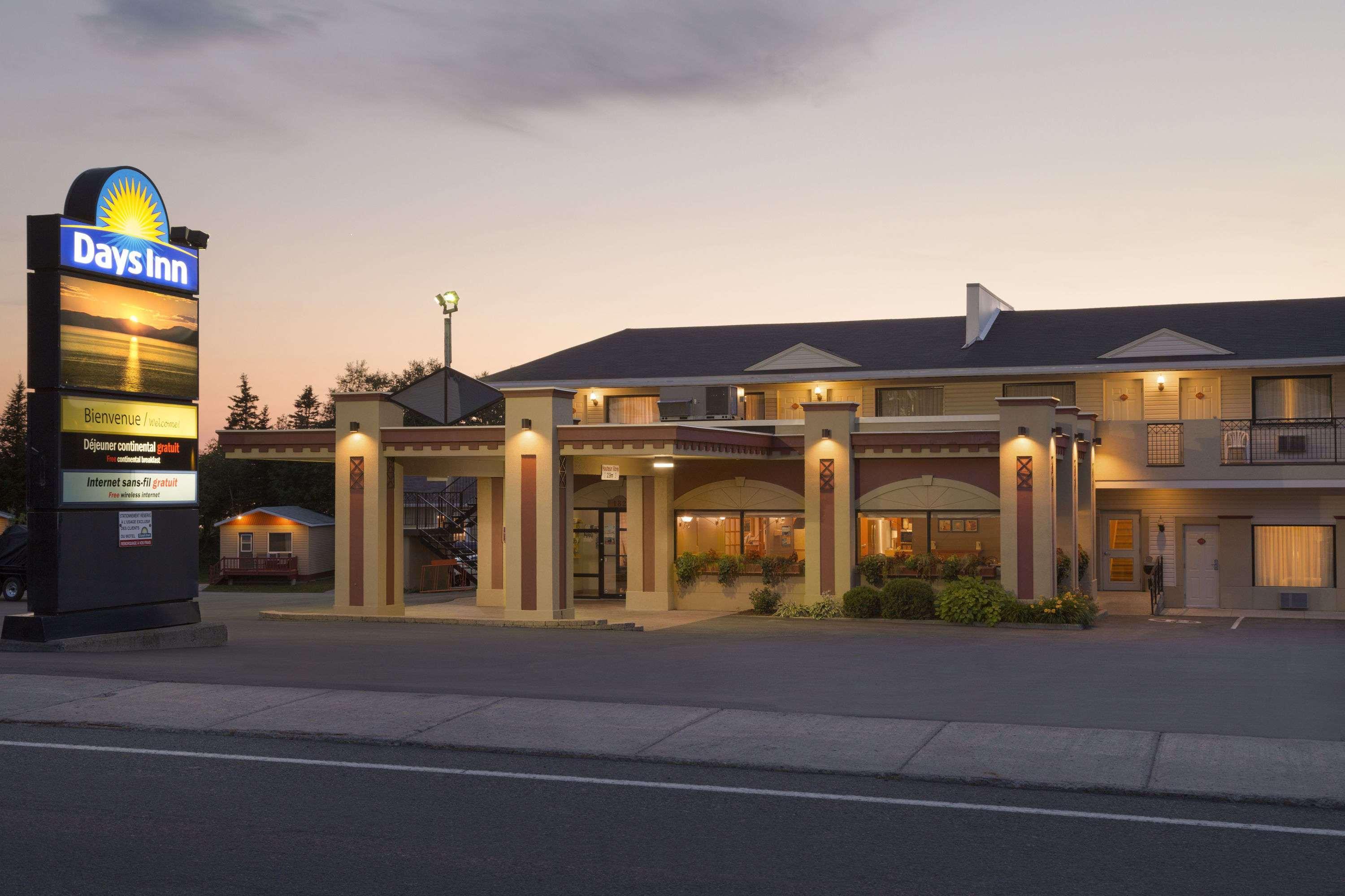 Days Inn By Wyndham Rivière-du-Loup Kültér fotó
