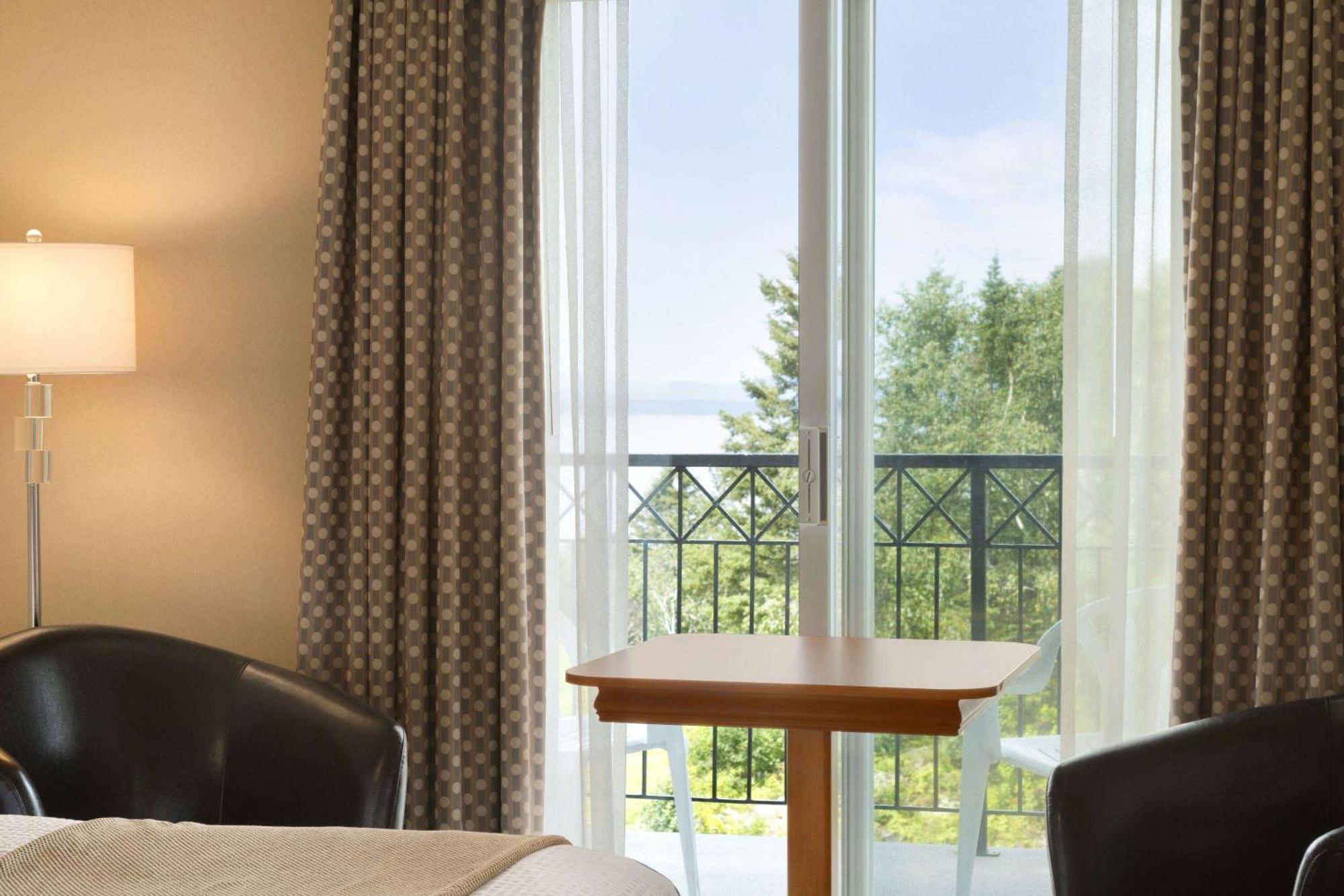 Days Inn By Wyndham Rivière-du-Loup Kültér fotó